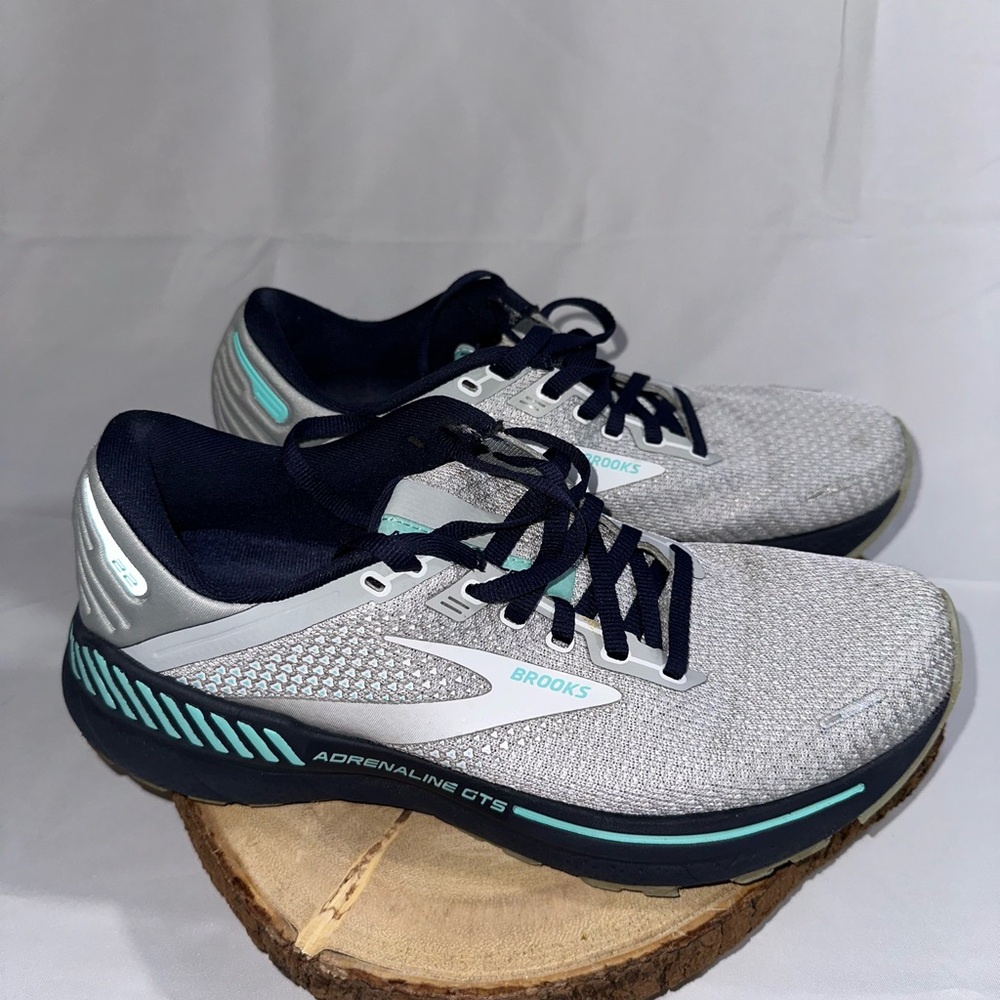BROOKS running shoe